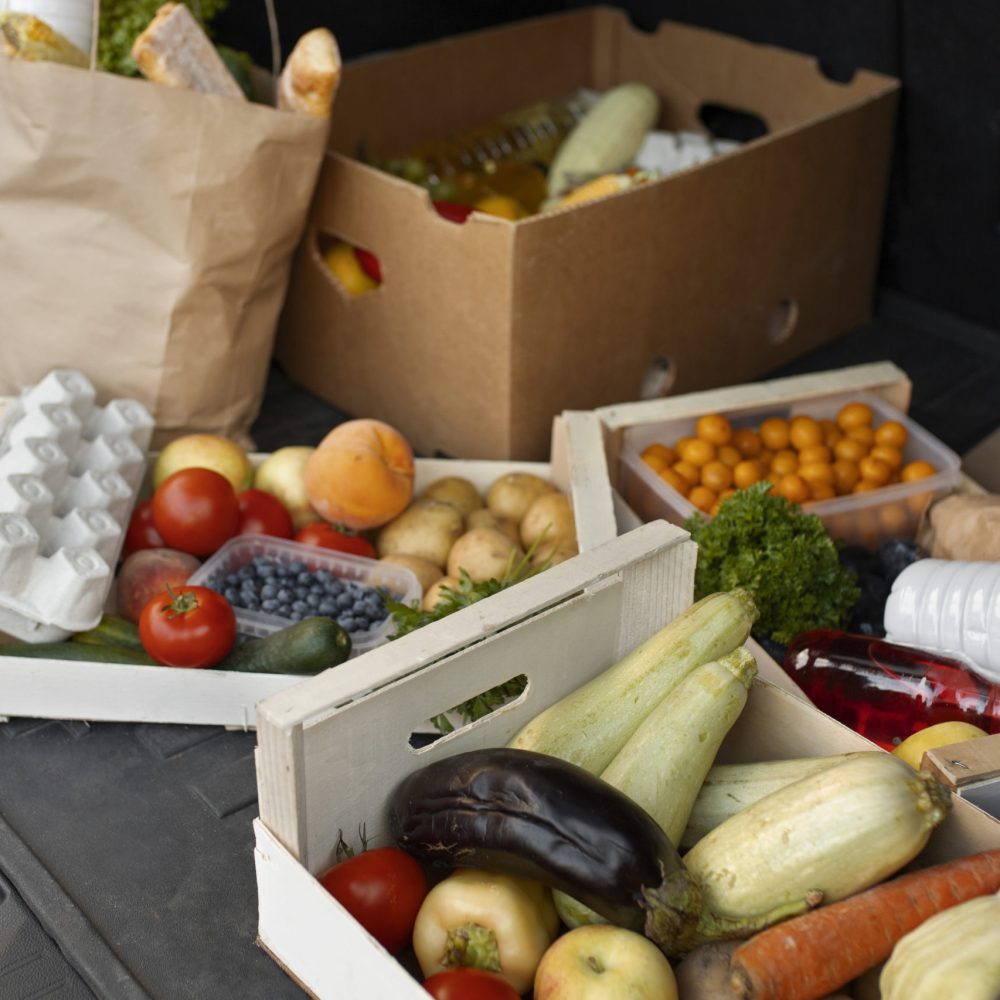 courrier-livrant-des-courses-a-domicile